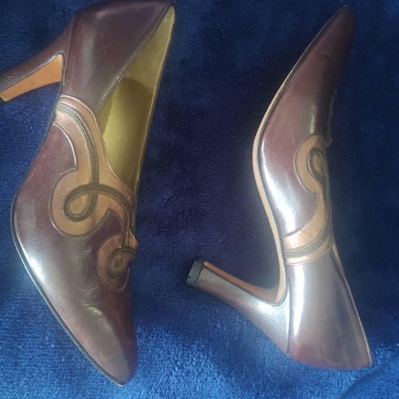 7 1/2 leather brown & copper Shoes - Picture 6 of 14
